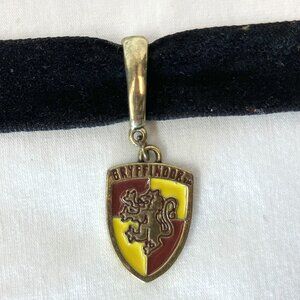12" Bioworld Gryffindor Crest Choker